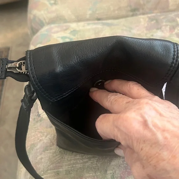 Women’s Black leather Crossbody purse. Luxe, leather, soft and supple,New - Picture 4 of 6
